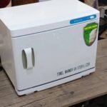 Single door towel warmer