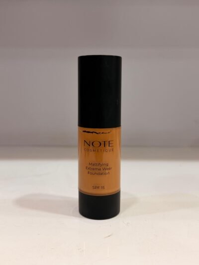 NOTE Cosmetique Mattifying Extreme Wear Foundation (SPF 15)