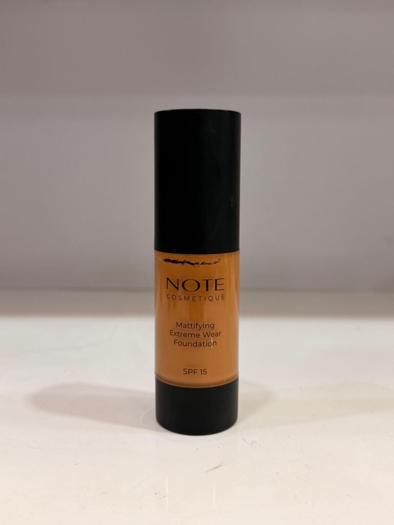 NOTE Cosmetique Mattifying Extreme Wear Foundation (SPF 15)