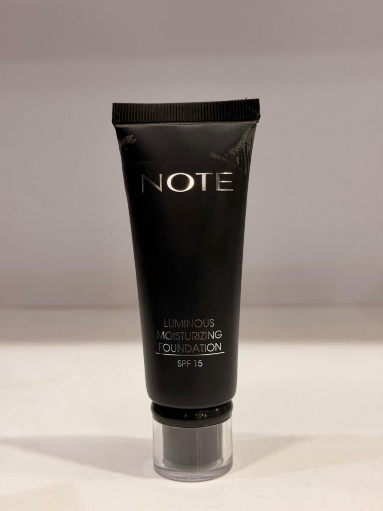 NOTE Luminous Moisturizing Foundation (SPF 15)