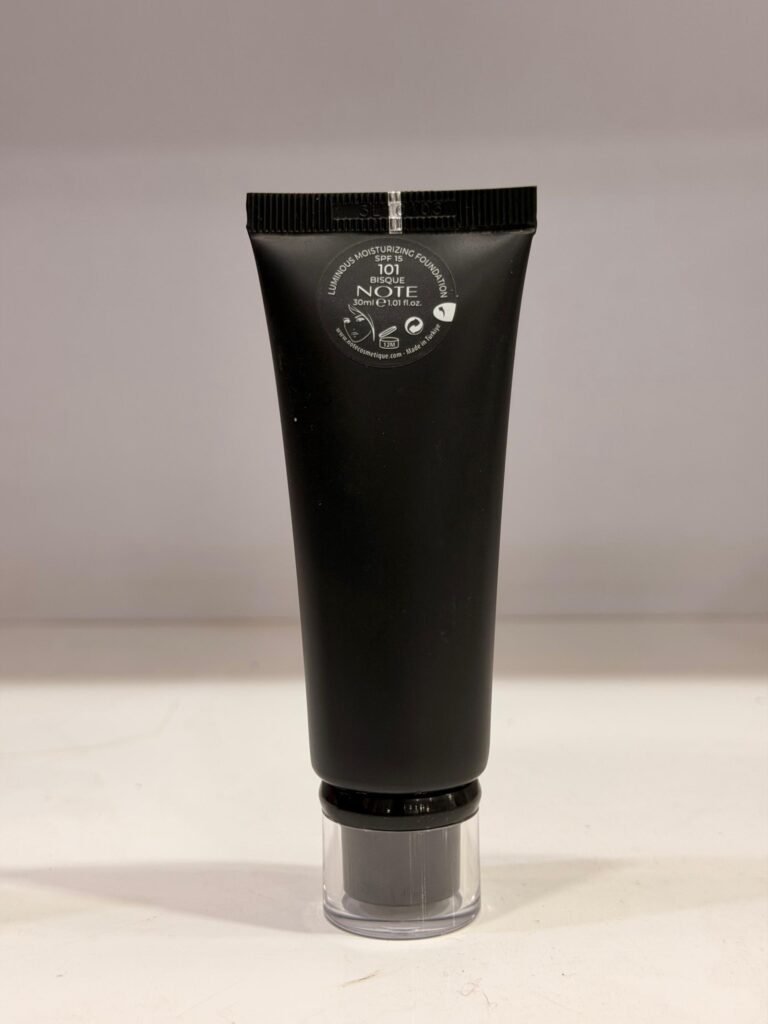 NOTE Luminous Moisturizing Foundation (SPF 15)