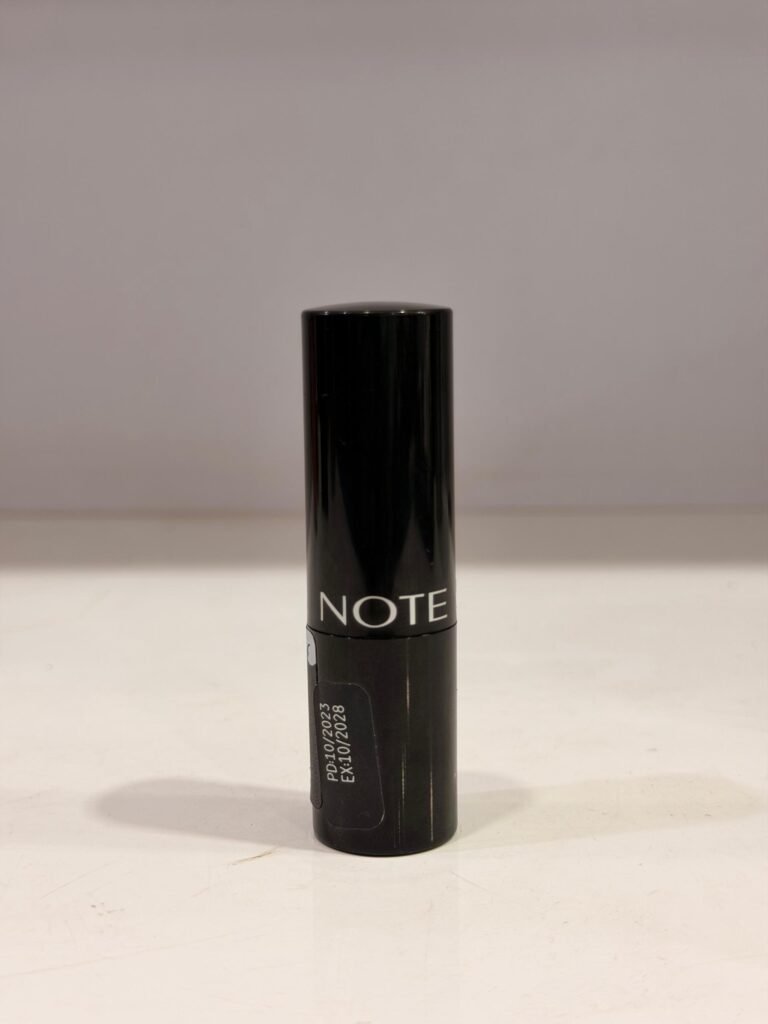 NOTE Long-Wear Lipstick (Shade 15)